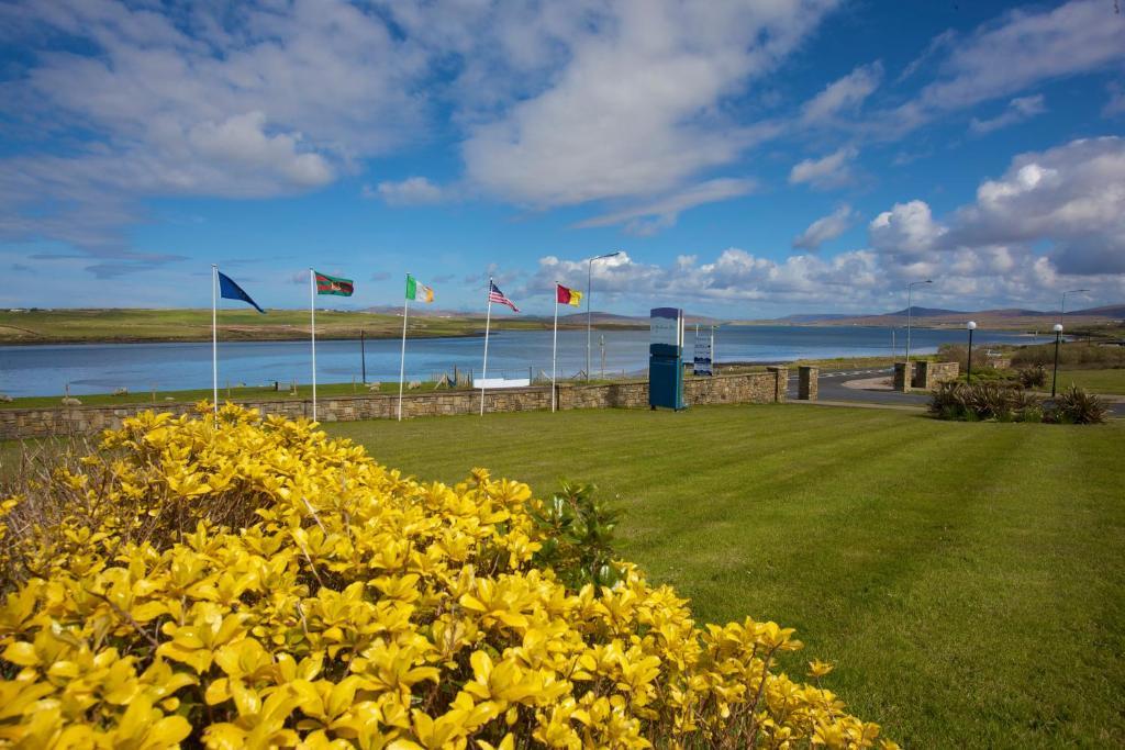 Broadhaven Bay Hotel Belmullet Bagian luar foto